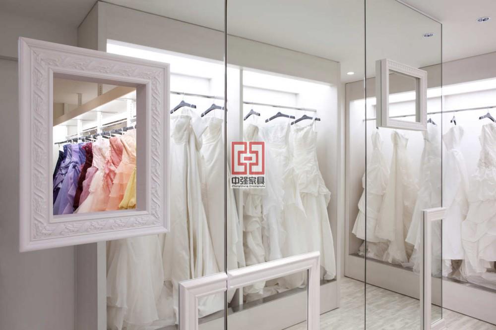 婚紗服裝展柜定制中強(qiáng)展柜
